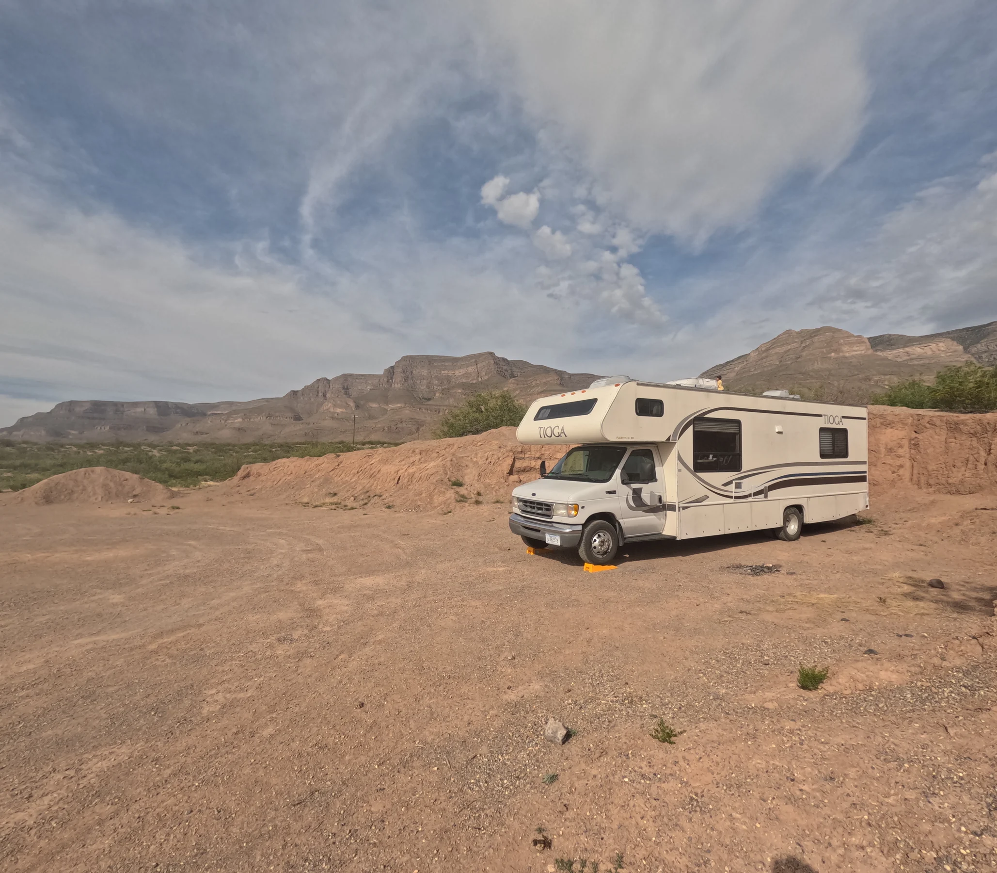 Harvey the RV, a 2000 Fleetwood Tioga 29Z, in New Mexico, USA